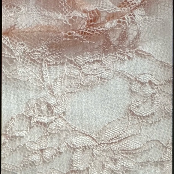 Lounge Wear - Picture 5 of 5